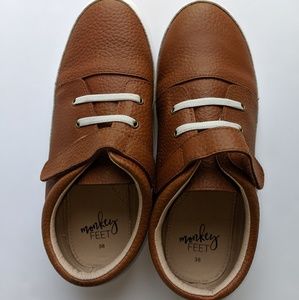Weathered Brown Monkey Feet Low Tops